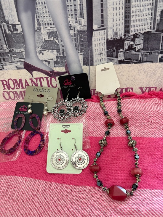 paparazzi Jewelry - paparazzi earrings and other brands with Pink and Silver Mixed Bead Necklace